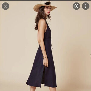 Reformation Essie dress  Color Navy Size XS wrap dress